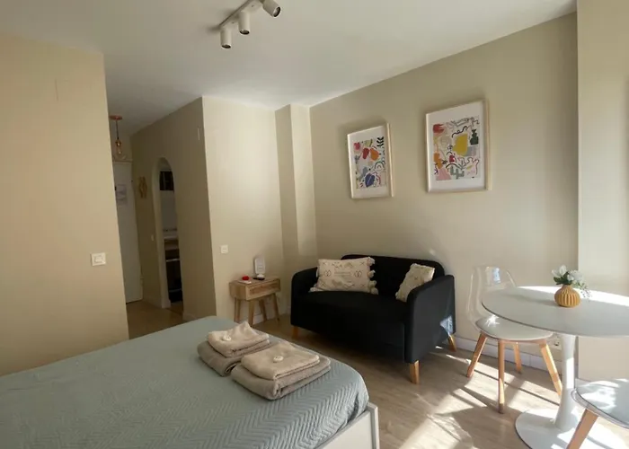 Estudio Boutique En Benalmadena, Recepcion 24 Horas, Piscinas Lejlighed